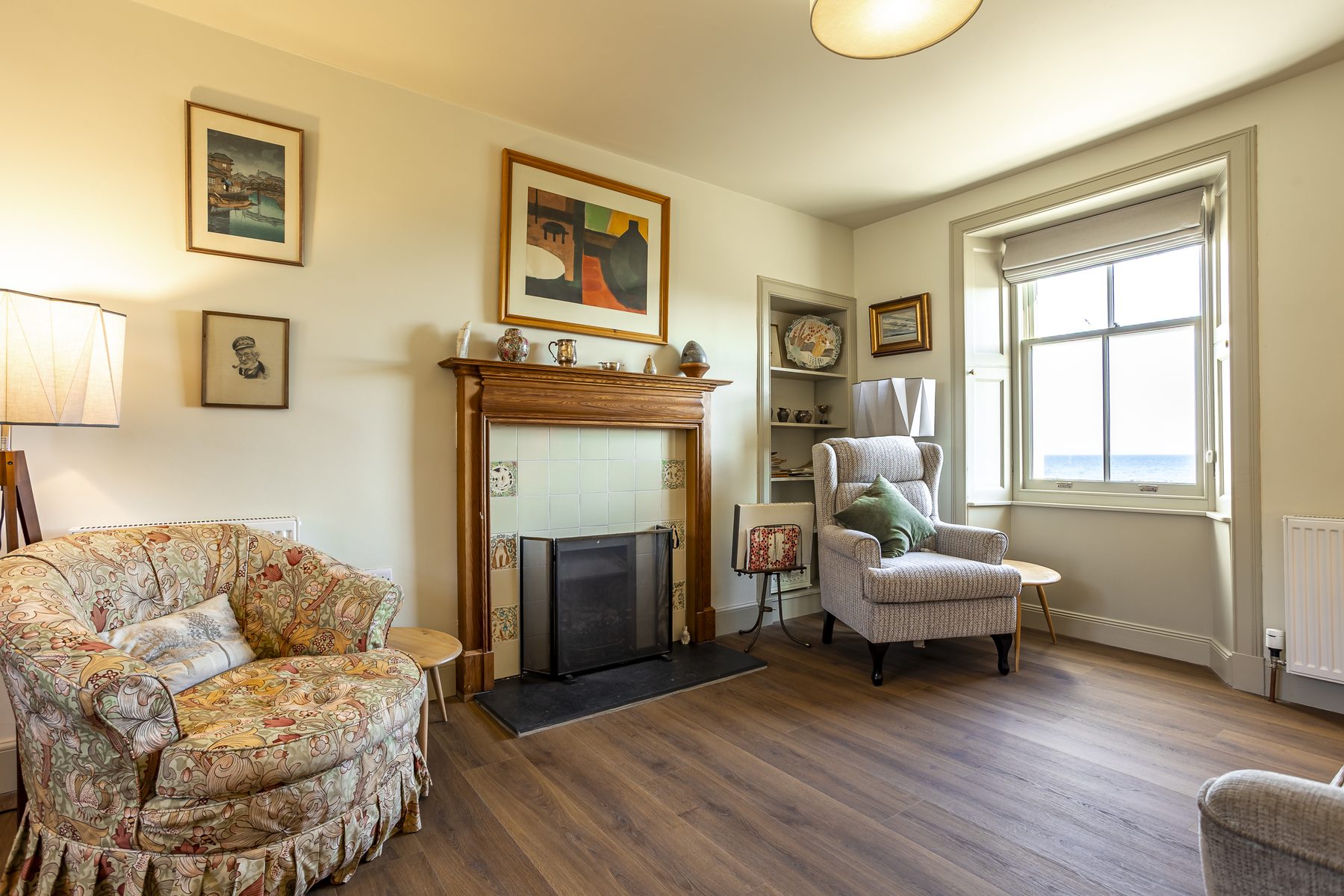 Sitting room with fireplace